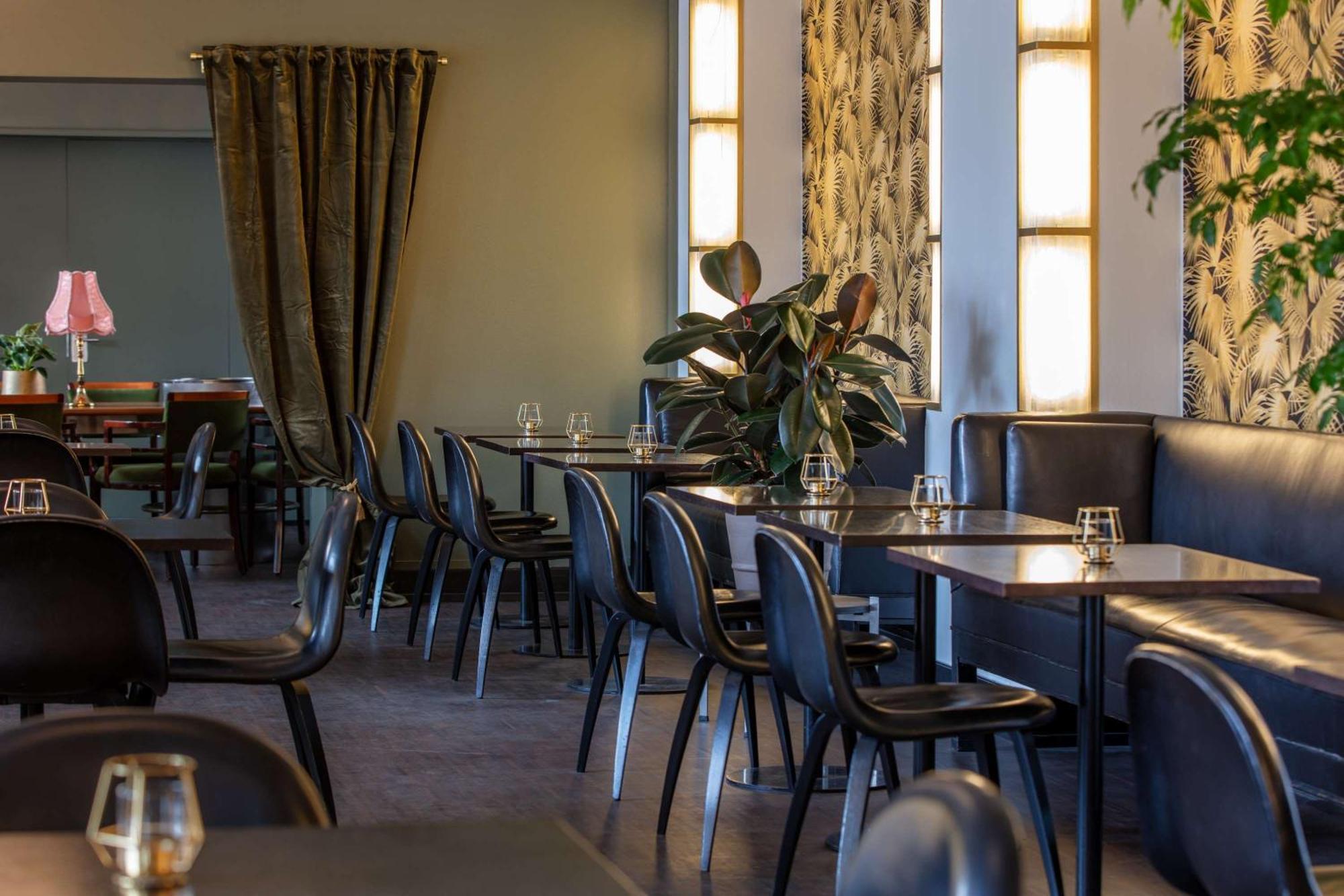 Hotel Astoria, Western Signature Collection